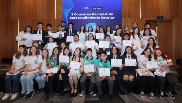 UNIVERSIDAD DEL DESARROLLO Y BANCO DE CHILE PREMIAN 