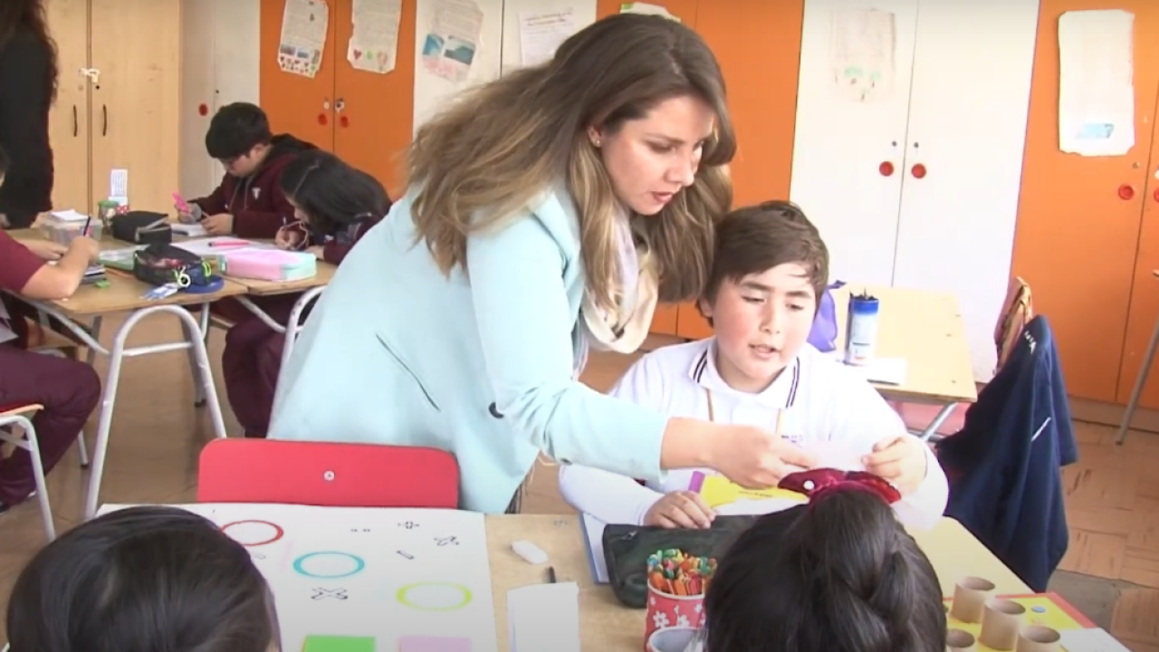 Estudiante con docente